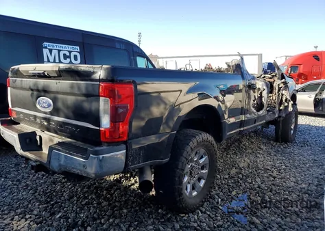 2017 Ford F250 Super Duty z USA, uszkodzony, nr VIN 1FT7W2BT3HEB16517